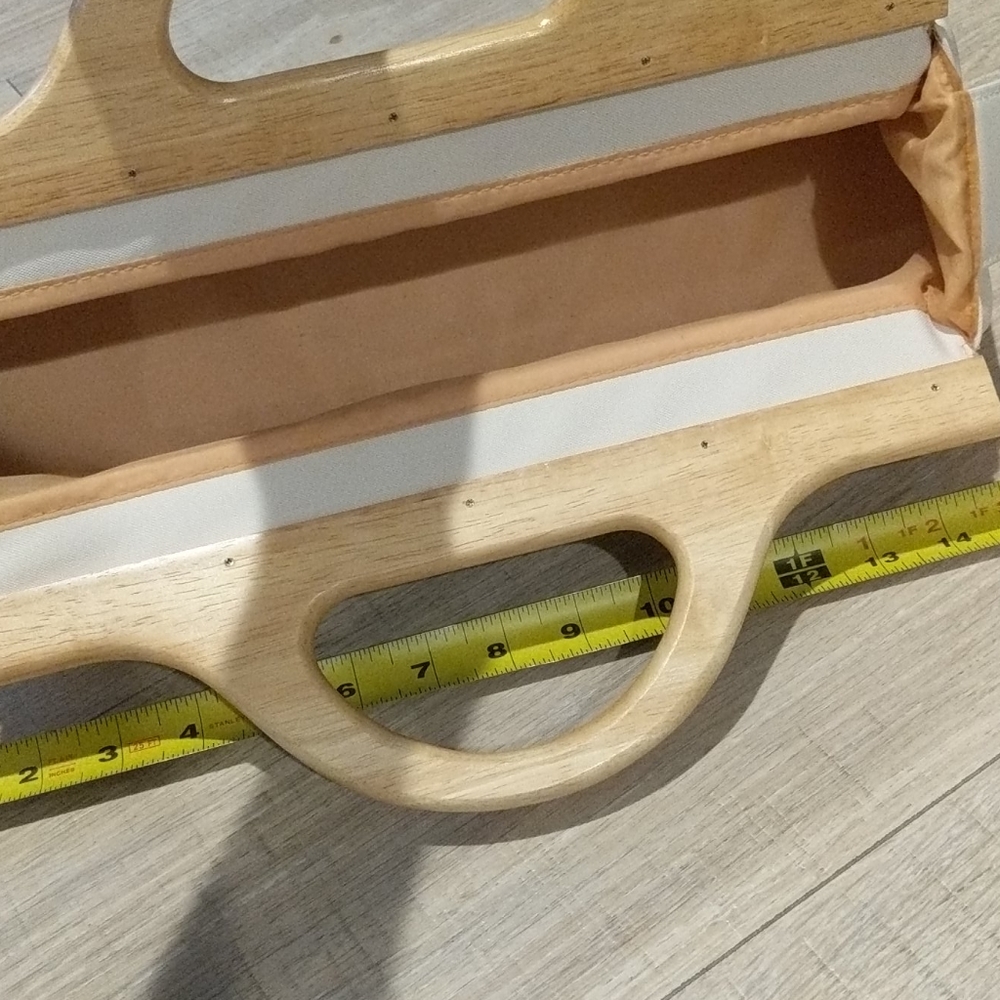 Cute white purse with wooden handles! - Picture 11 of 11
